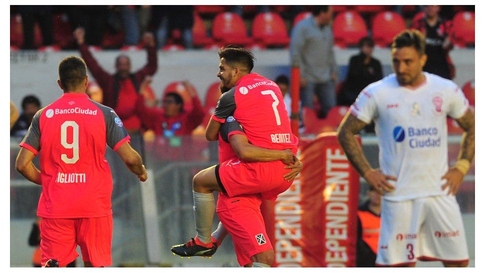 Independiente de Avellaneda venció con autoridad a Huracán