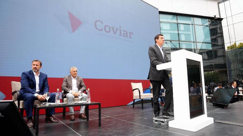 Un acuerdo crear&aacute;n en Jujuy el Centro de Desarrollo Vit&iacute;cola tras el convenio firmado por Carlos Sadir