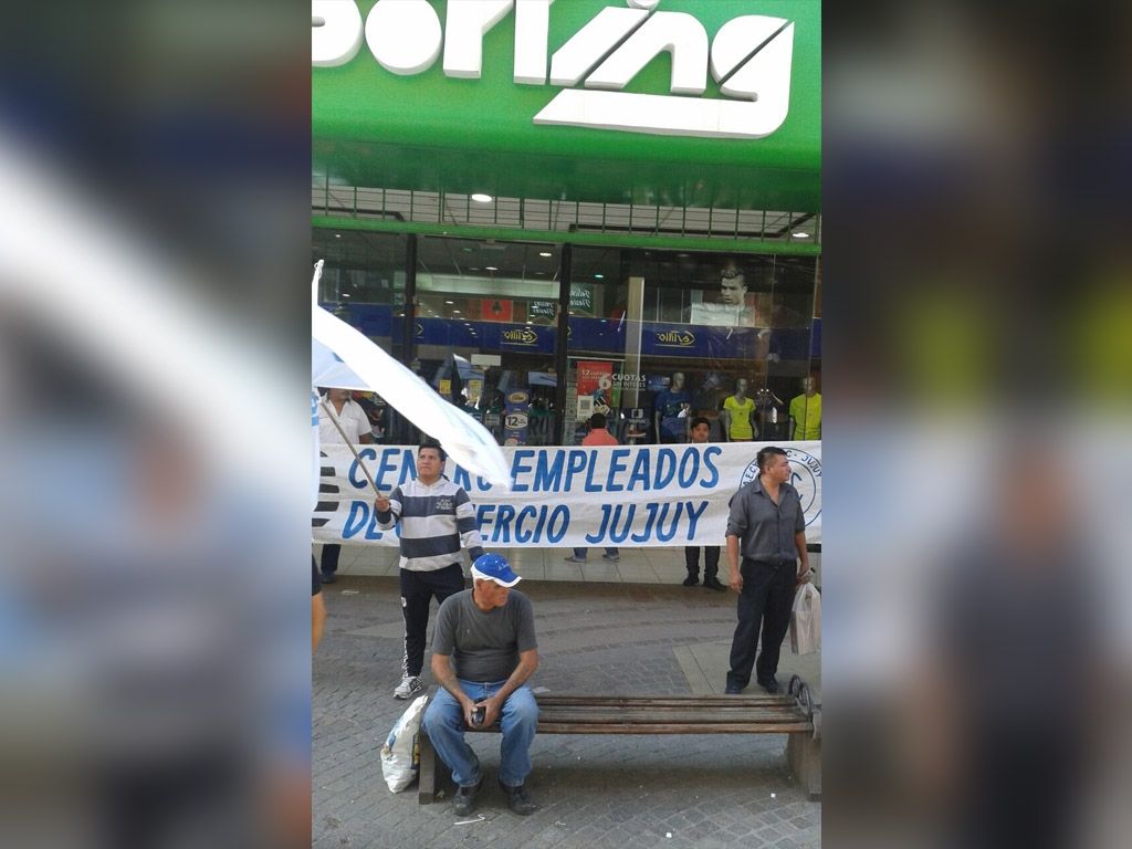 Comercio de ropa deportiva en peatonal B