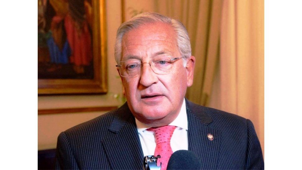 Dr. Eduardo Fellner