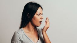 Cuáles son los alimentos para combatir el mal aliento.&nbsp;