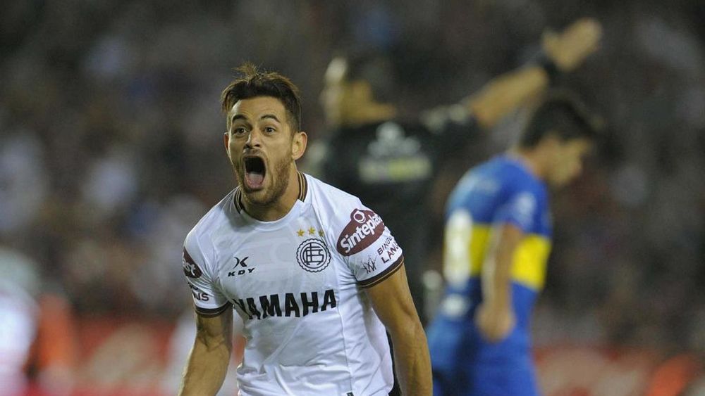 Acosta marcó para Lanús