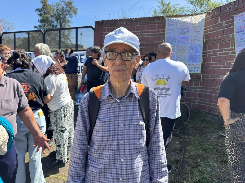 Óscar Alfaro, familiar de desaparecido e integrante de organismos de Derechos Humanos Óscar Alfaro, familiar de desaparecido e integrante de organismos de Derechos Humanos