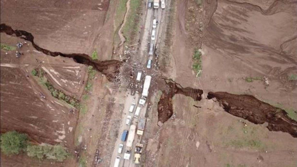¡Impresionante! Una enorme grieta que apareció en Kenia dividirá a África en dos