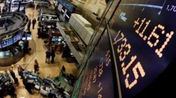 El riesgo país cae por debajo de los 1.300 puntos por primera vez en cuatro meses