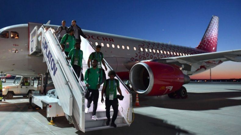 Arabia Saudita: Se incendió una turbina del avión que trasladaba al seleccionado árabe