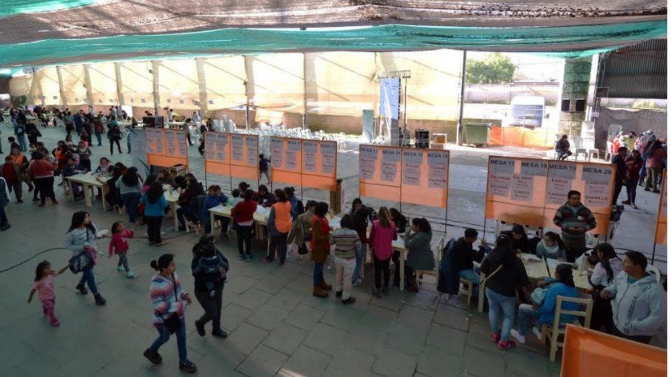 Extendieron un día más la entrega de la tarjeta Plasonup en el interior