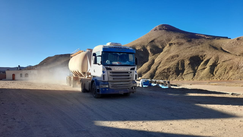Camiones a la espera de cambios en las condiciones meteorológicas