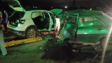 Tres muertos tras un choque frontal en Mendoza y varios heridos.