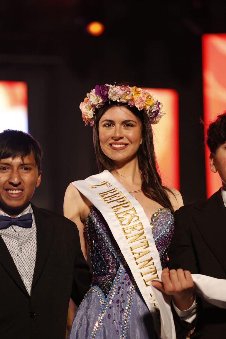 SEGUNDA REPRESENTANTE - VALENTINA BURGOS DE SANTA FE