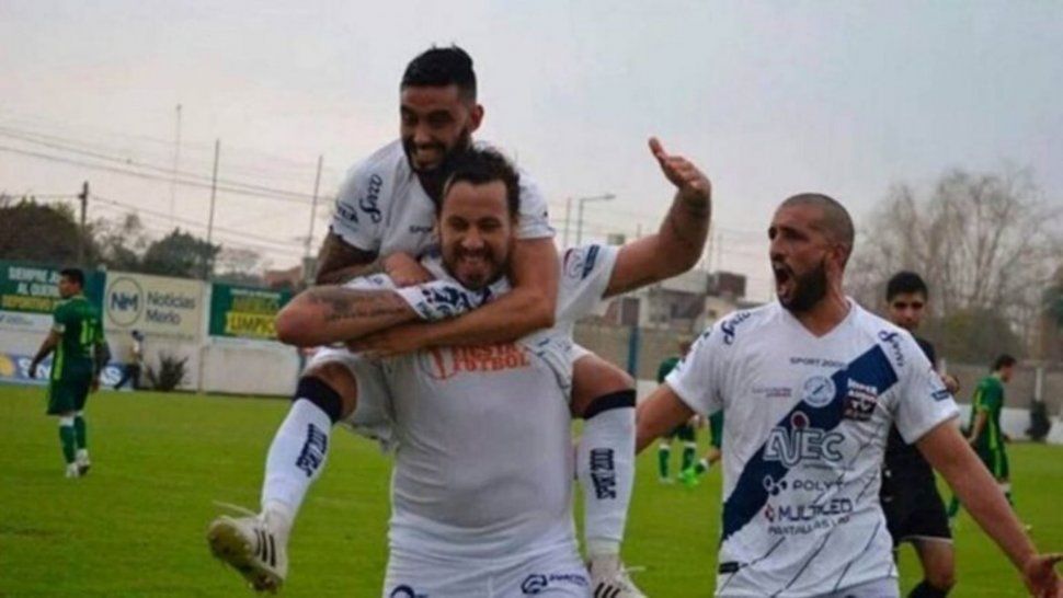 El Ogro Fabbiani se retira del fútbol, pero quiere ser DT