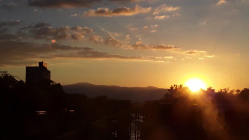 El calor no aflojará este fin de semana y se esperan máximas por encima de los 35°