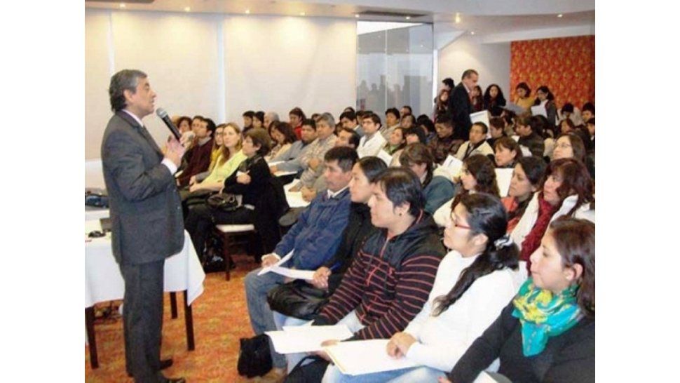 Saúl Flores - Ministro