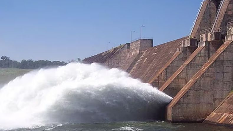 El Niño: la crecida del Paraná mantiene cerrado Yacyretá y vuelve a subir el Uruguay.