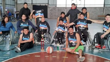 Jujuy Basket enfrentará hoy al equipo de Santiago del Estero por la gran final de La Liga Norteña de básquet en silla de ruedas.