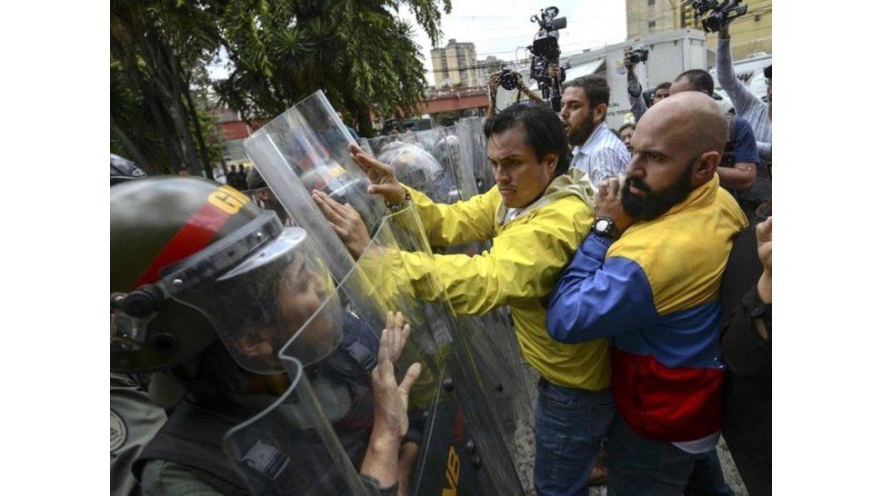 Diputados contra Gendarmería