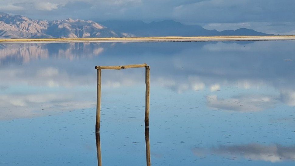 las salinas grandes se convirtieron en un espejo natural