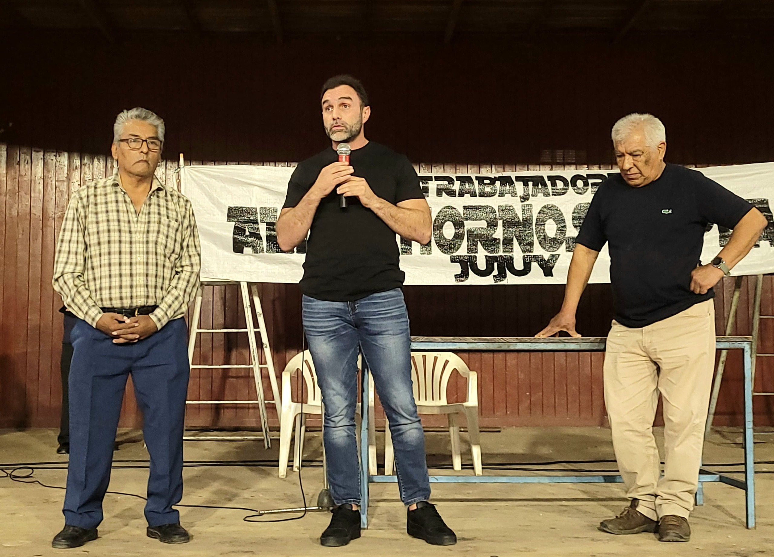Atauche visitó a los ex trabajadores de Altos Hornos Zapla.