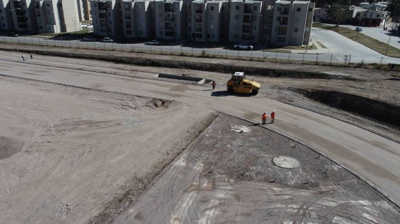 Pista sintética de atletismo en la Ciudad Deportiva de Alto Comedero