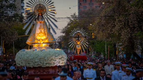 Todo Jujuy | FOTO: Peregrinos recorrerán más de 2,000 km en honor al Señor y la Virgen del Milagro   Audio. Histórica peregrinación desde Lima a Salta por el Señor y la Virgen del Milagro Una mañana para todos  Episodios Salta se prepara para recibir una peregrinació