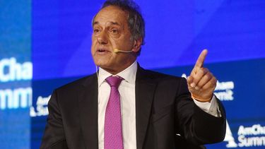 Scioli reclamó a la Confederación Sudamericana de Fútbol que intervenga para detener la ola de represión policial.