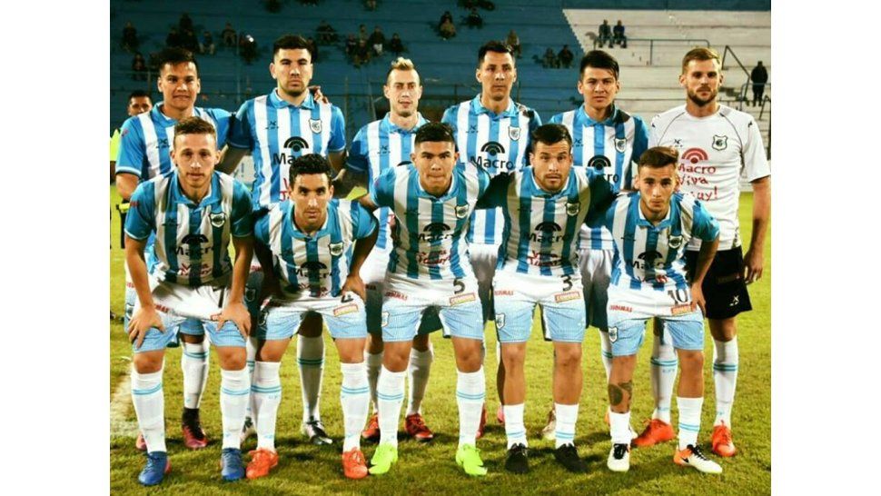 Gimnasia debuta esta noche