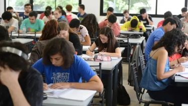 El Gobierno anunció que se amplía la convocatoria para recibir una beca que otorga $ 200.000 como ayuda económica.