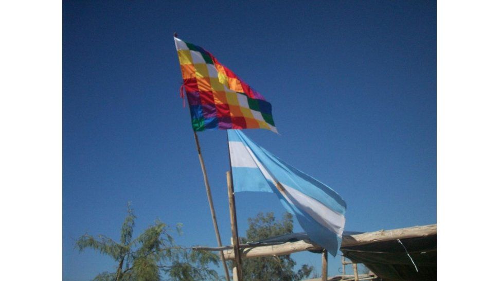 Bandera qom