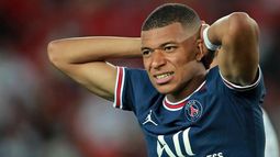 Mbappé tuvo ofertas pero PSG no quiso venderlo.