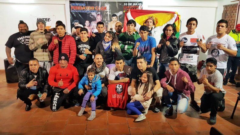 Festival  del Predator Cage con diez peleas en jaula de MMA en El Carmen