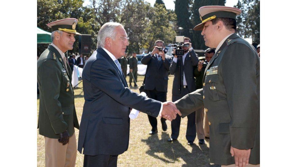 Fellner en el acto de Gendarmería