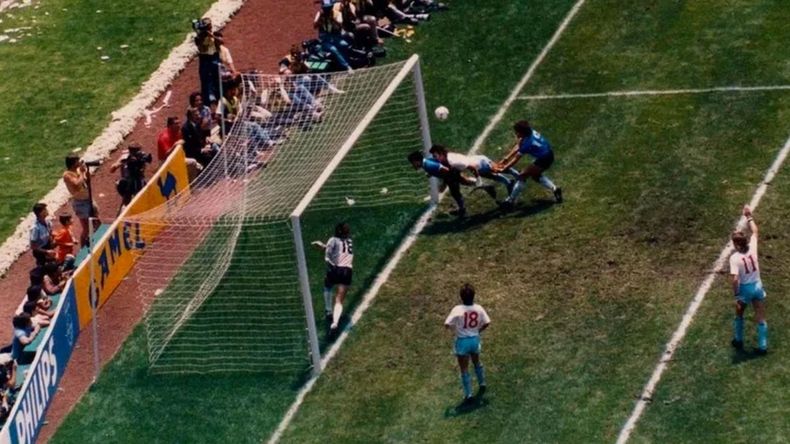 Las fotos inéditas del gol de Maradona a los ingleses&nbsp;