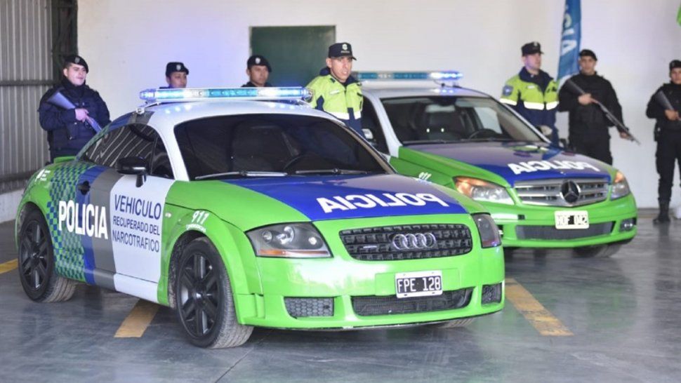 De narcos a policía: ceden a la policía bonaerense autos de lujo secuestrados a bandas narco