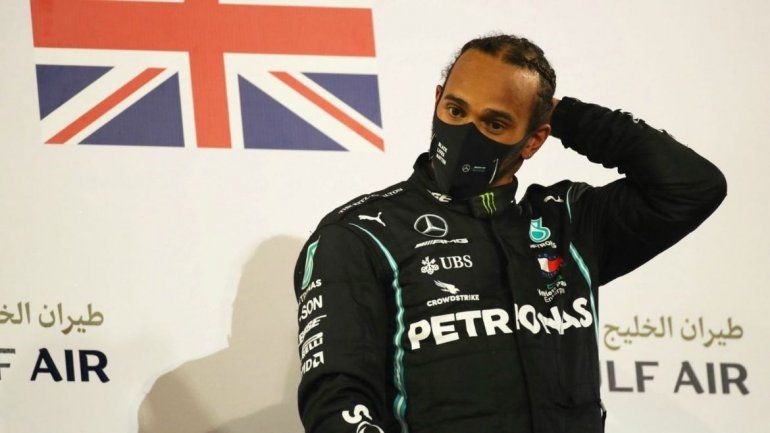 Lewis Hamilton dio positivo por coronavirus