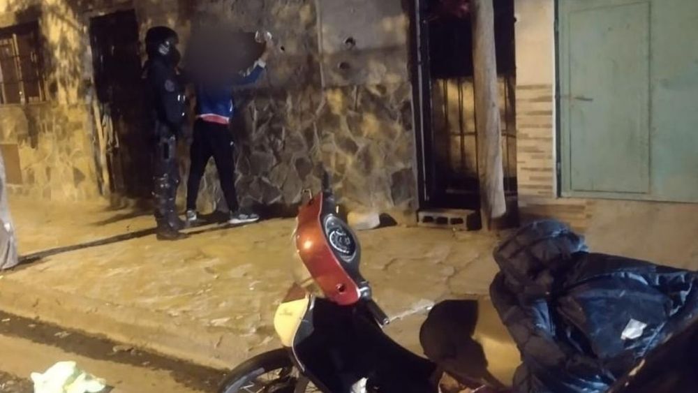 Detuvieron a dos personas con estupefacientes entre su ropa&nbsp;