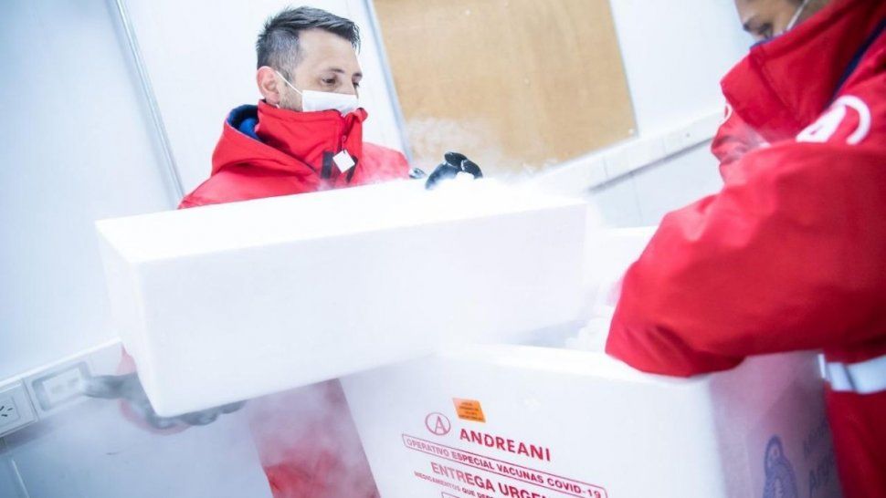Llegan 38.400 dosis de AstraZeneca contra el coronavirus a Jujuy. /Foto: Presidencia