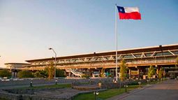 Violento asalto comando por un grupo de delincuentes en el Aeropuerto de Santiago de Chile.