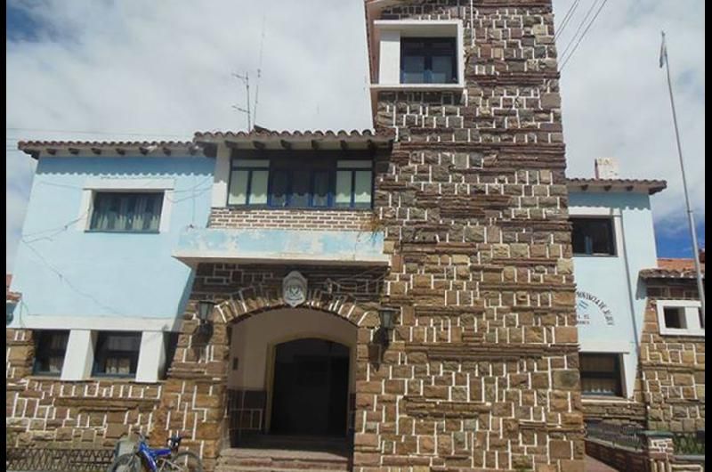 la quiaca: agredio a su pareja y a sus suegros y se fugo a bolivia
