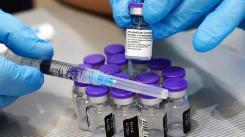 El Gobierno busca acuerdos por tres vacunas contra el COVID-19