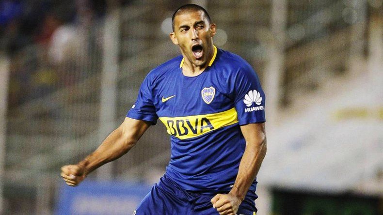 Juega Wanchope Ábila y Darío Benedetto va al banco en Boca