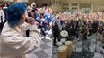 Luck Ra apareció en una escuela y dio un show sorpresa: la emocionante reacción de los estudiantes.&nbsp;