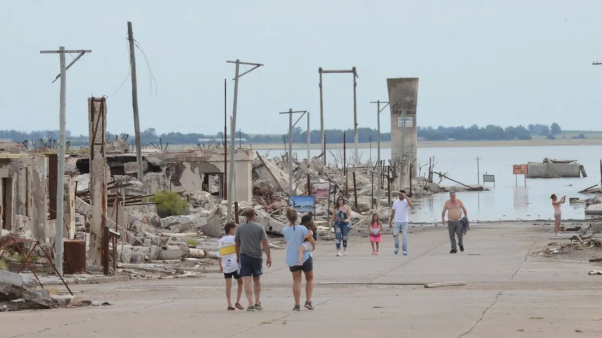 Villa Epecuén es un pueblo fantasma que quedó sumergido en el agua en Provincia de Buenos Aires.