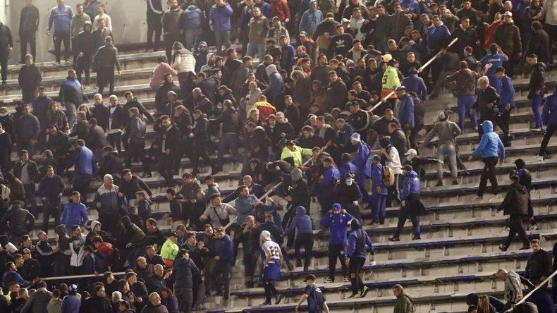 El presidente de Talleres responsabilizó a su homólogo de Vélez por los incidentes ocurridos en el partido de ida de la Copa Libertadores.