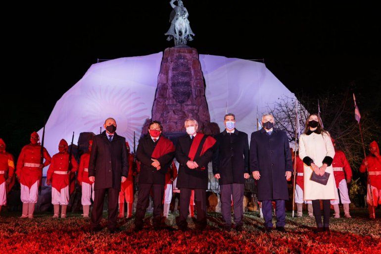 Gildo Insfrán, Gustavo Sáenz, Alberto Fernández, Jorge Capitanich, Gerardo Morales y Bettina Romero (De izq. a der.).
