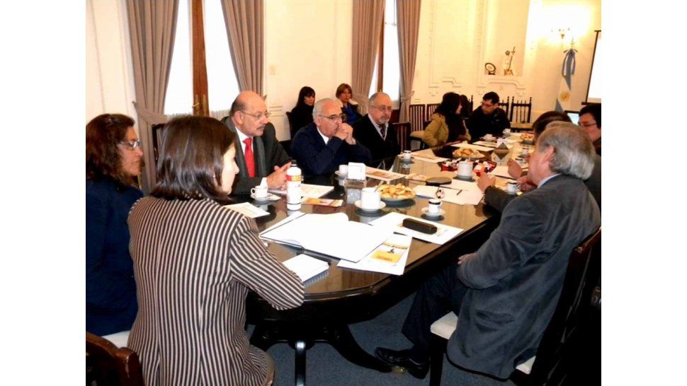 Reunión entre COPRETI e INPRES
