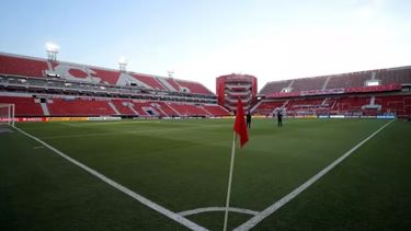Independiente fue inhibido por la FIFA al incumplir el pago con un futbolista uruguayo.