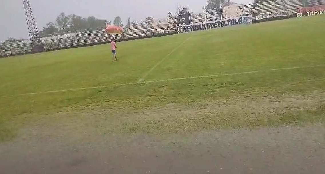 Partido suspendido en el Emilio Fabrizzi.