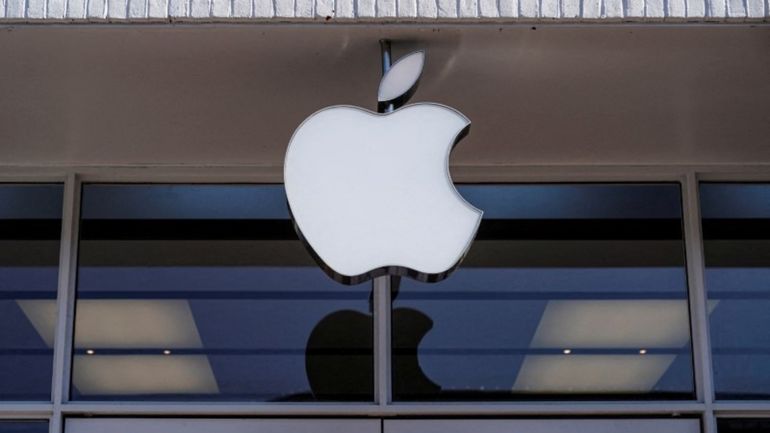 Dhirendra Prasad, estadounidense de 52 años, trabajó en Apple pero en 2011 aceptó sobornos por parte de proveedores. 