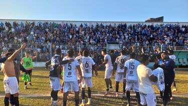 Talleres de Perico le ganó a Altos Hornos Zapla y es finalisata.