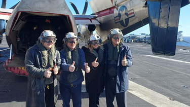Milei arribó al portaaviones USS Nimitz y participa de los ejercicios navales con Estados Unidos